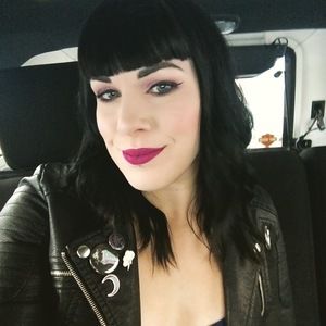 Meet your Posher, Cassandra